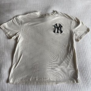 Pro Standard New York Yankees MLB Essential Logo Tee